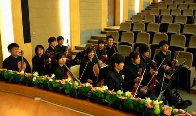 102-長庚大學弦樂社同學伴奏